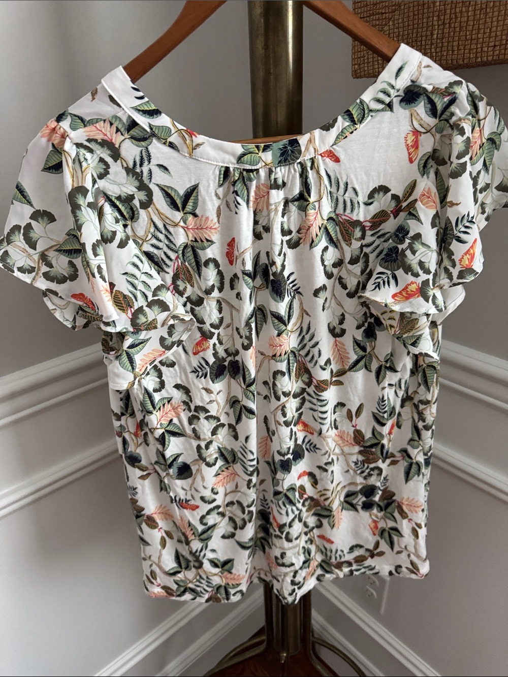 LOFT White Floral V-Neck Ruffle Sleeve Top - Picture 3 of 4